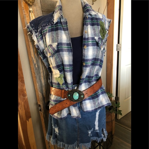 Top Flanel Shirt sleeveless and Upcycled - Picture 13 of 13
